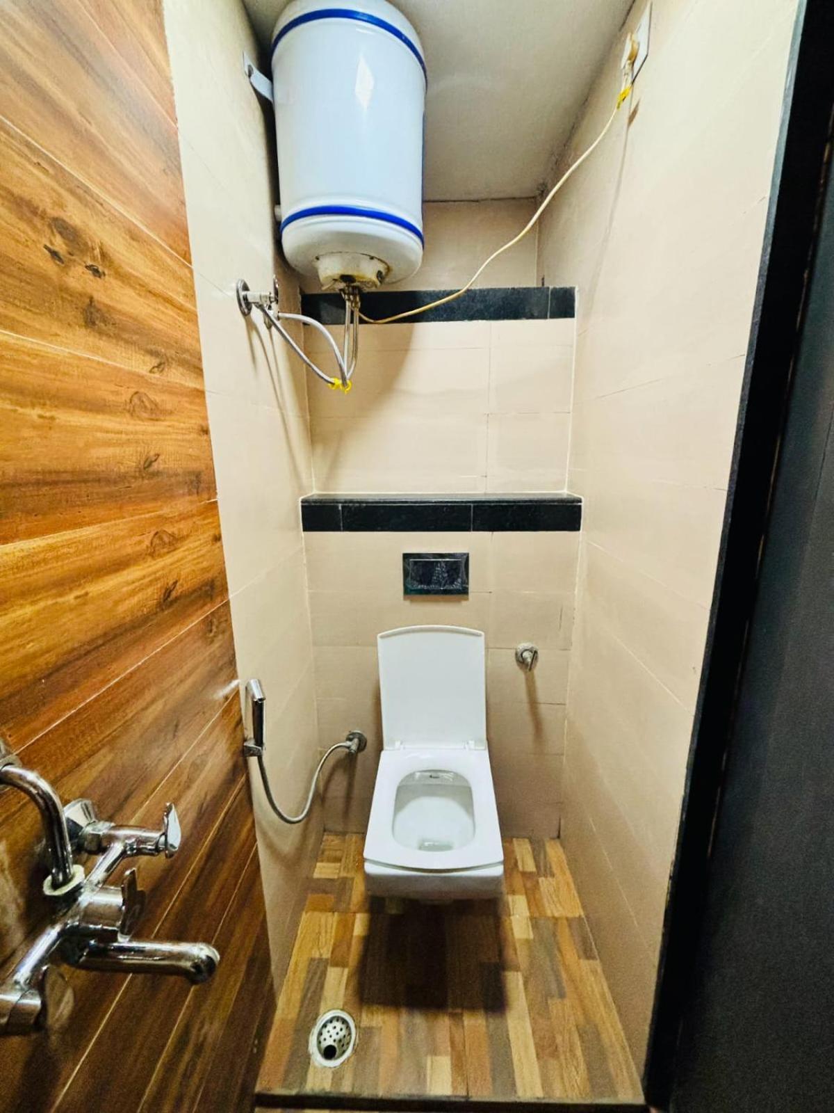 Hotel Olive Tree Агра Экстерьер фото