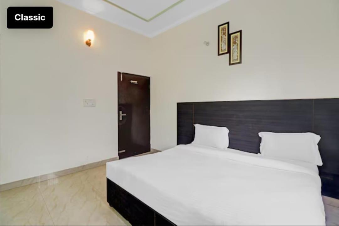 Hotel Olive Tree Агра Экстерьер фото